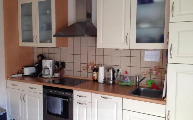 Ferienwohnung Mit Garten in Koln