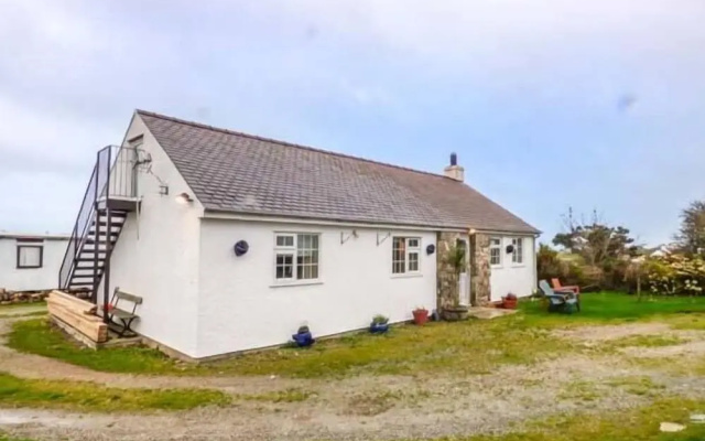 Ty Woods Cottage