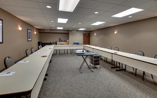 Drury Plaza Hotel Broadview - Wichita