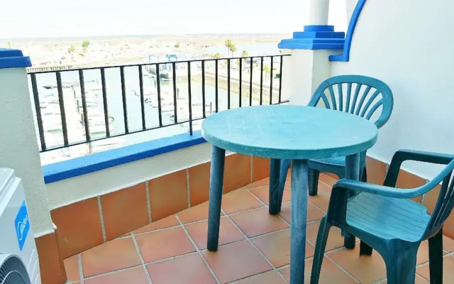 Apartment Near Shops and Sea