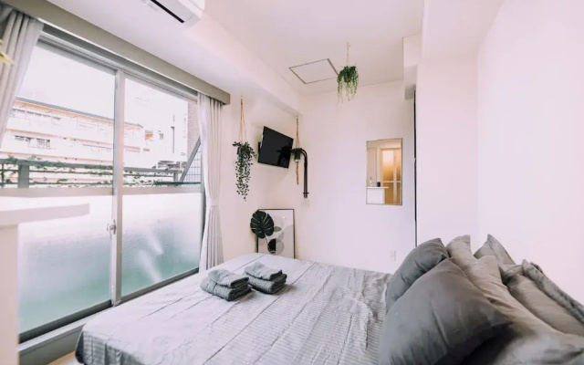 Minimalist Loft 1003