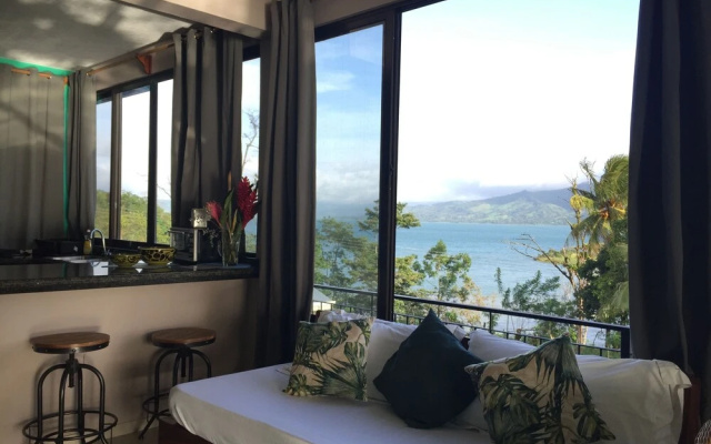 Bluebay Bugenvil Lake Lodge