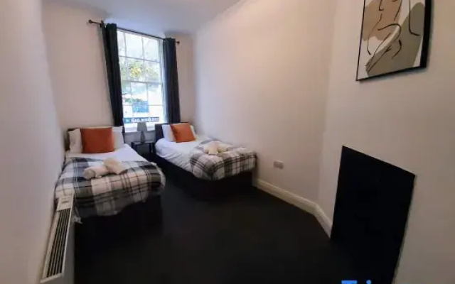 Unique 2 Bedroom Flat in the Heart of Reading!