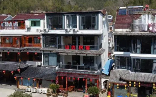 Mountainside famous accommodation