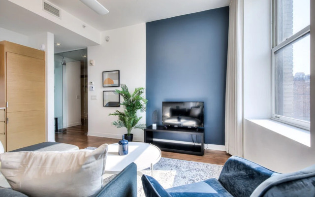 The taliane Superbe Condo 2BDR Montreal