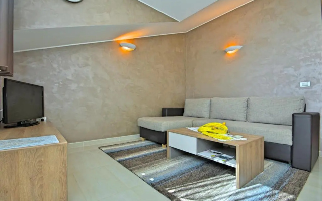 Apartments Riva-Interauto