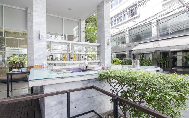 Trang Hotel Bangkok вид на фасад