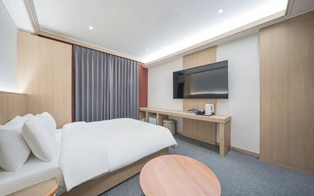 Hound Hotel DaeGu