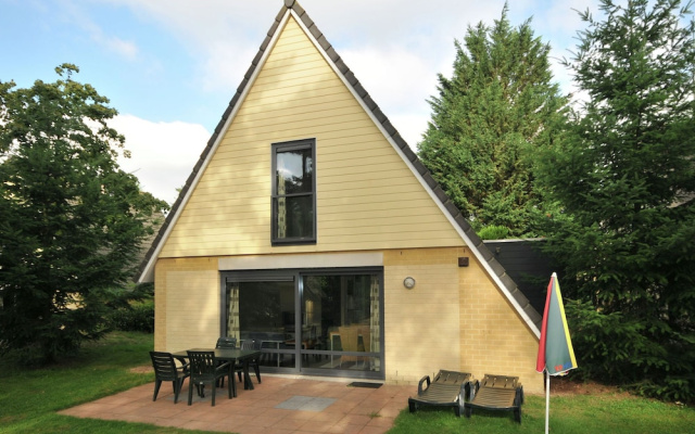 Detached Bungalow with Steam Shower near Vrachelse Heide