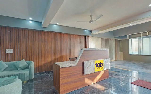FabHotel Premier Stays - 800m from Artemis Hospitals Gurgaon