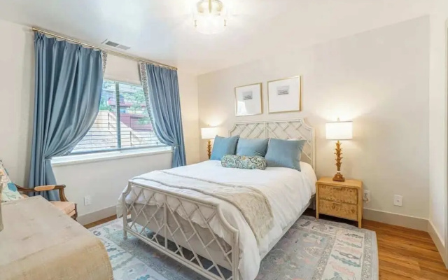 The Deco Retreat - UNR - Pet Friendly