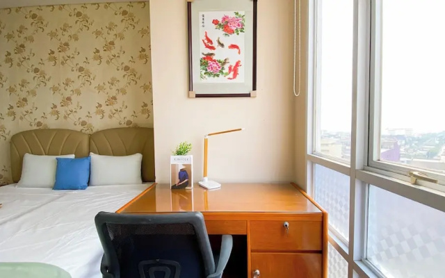 Modern Look 2Br At Lucky Tower Residence Apartment
