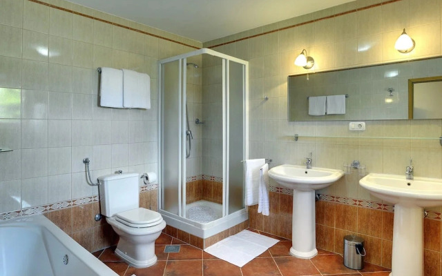 Holiday Home in Rojnici With Private Pool