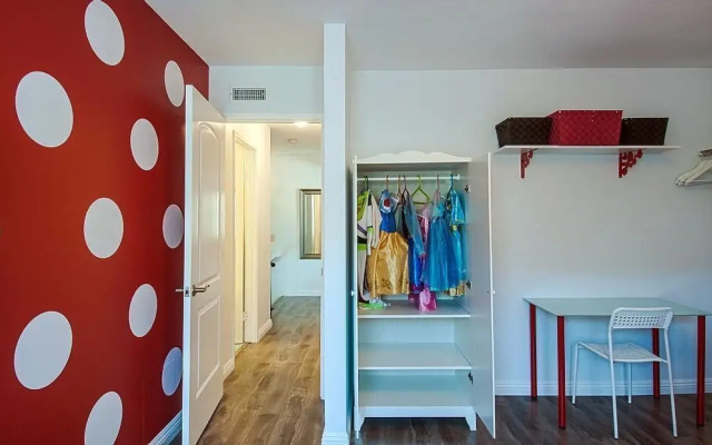 Suite Escapes 5