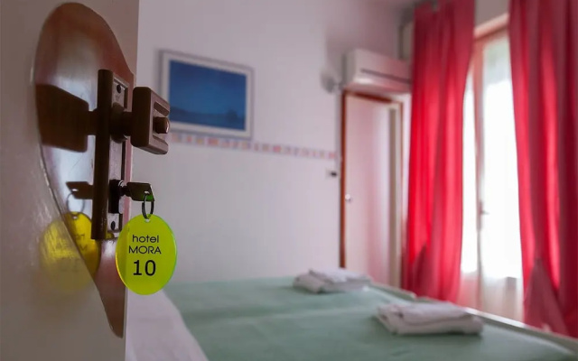 Hotel Mora