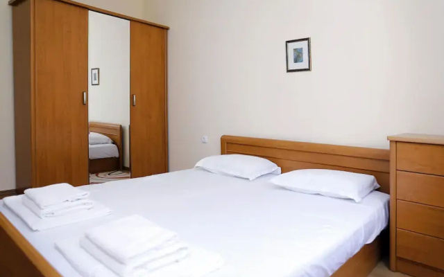Sea Garden Apartment