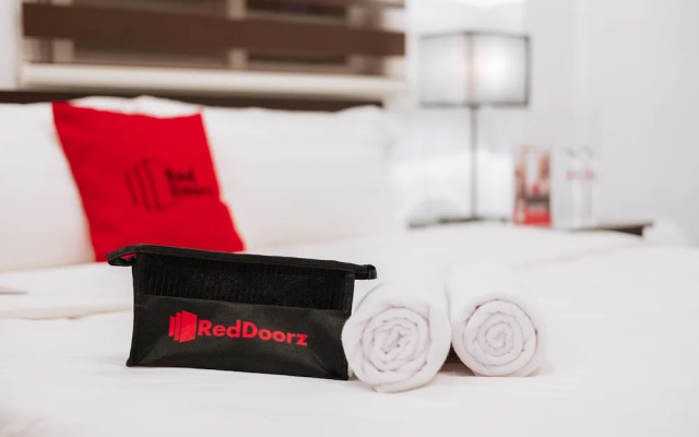RedDoorz Plus near UST Manila