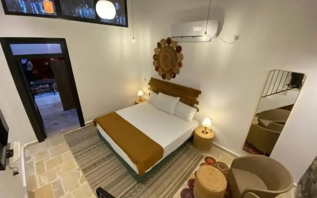 Adama Hotel