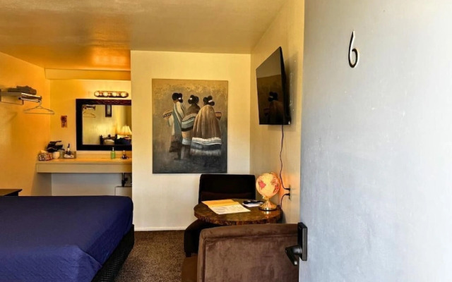 Travelers Motel