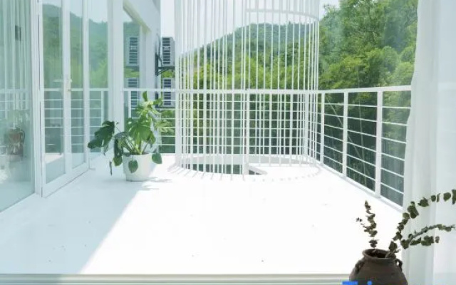 Yunfan Mogan Designer Light Luxury Homestay
