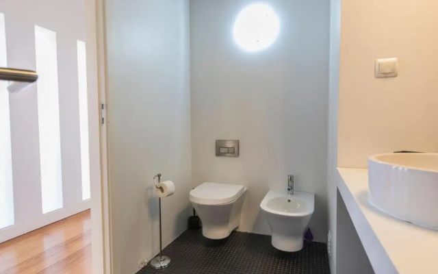 LovelyStay - Stunning Flat with Balcony in Bairro Alto