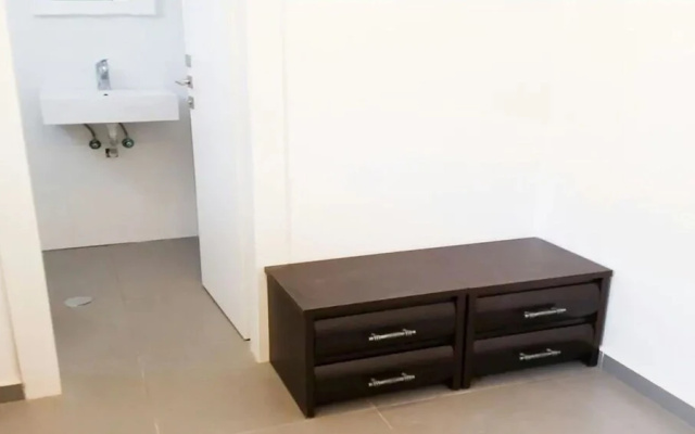 Luxury apt heart  Bat-Yam 3 m walk beach