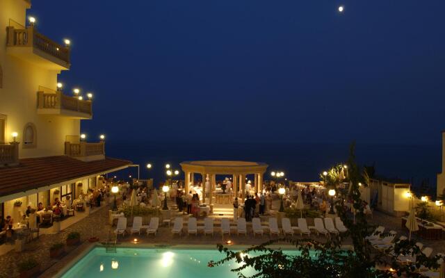 hellenia yachting hotel giardini naxos italy