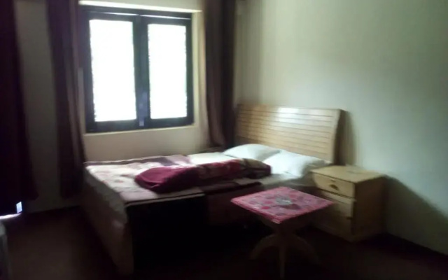 Abbott Hills Guest House