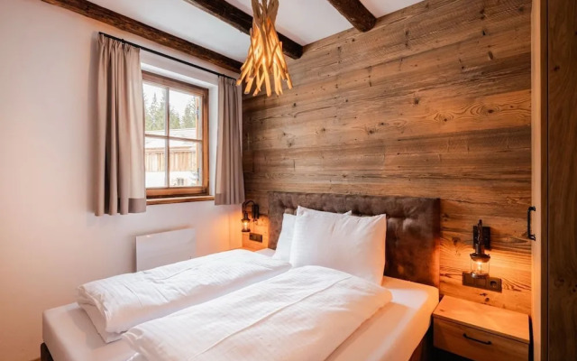 Lovely Chalet in Weißpriach Near Ski Lift