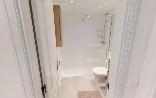 Modern Apartment Near Puerto Banus