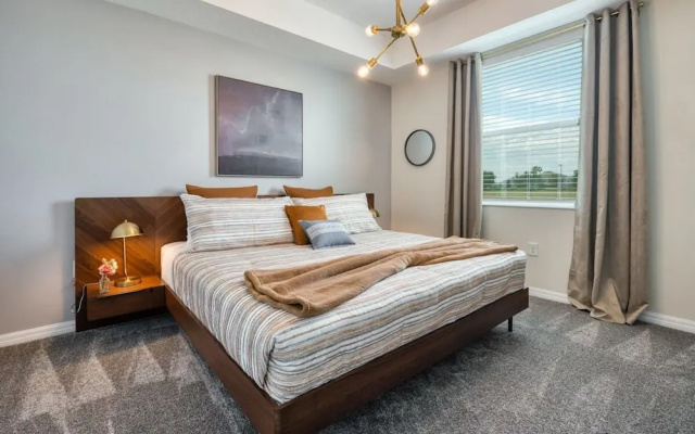 Modern Luxe Condo - Stunning Design