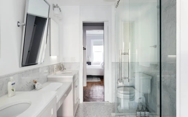6 Bedroom Townhome Near NYC