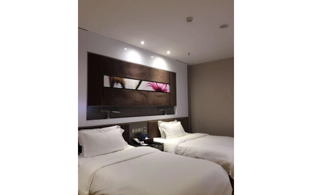 Lifeng Hotel (Beijing Universal Resort, Jiukeshu Metro Station)