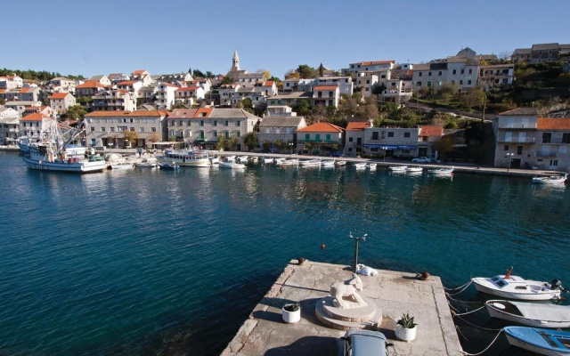Beautiful Apartment in Povlja With 2 Bedrooms and Wifi