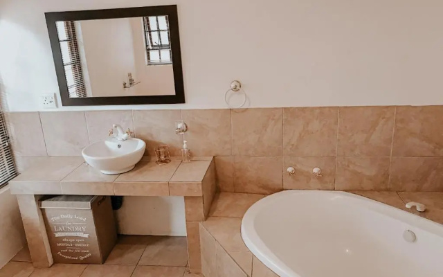 Aristo Oasis, Garden Cottage, Bryanston (Adults Only)