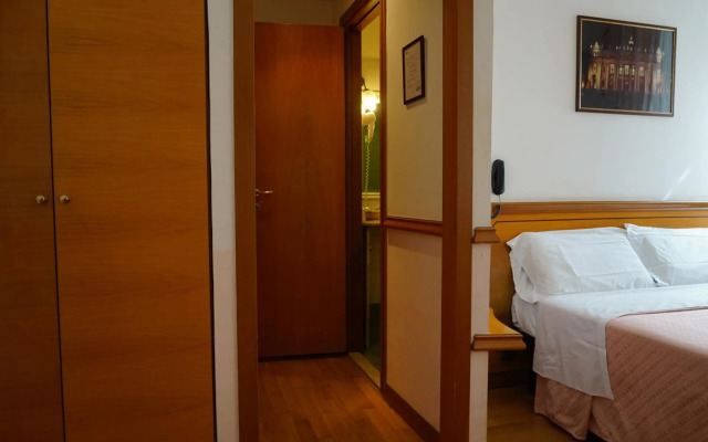 Green Hotel