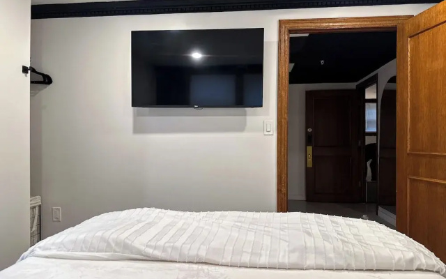 DTW Suites