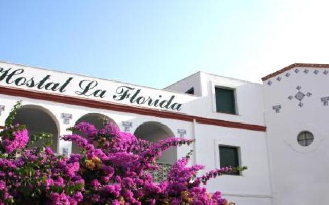 Отель Hostal La Florida Льянса вид на фасад