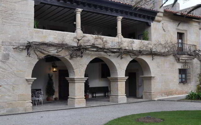 Отель Palacio De Caranceja вид на фасад