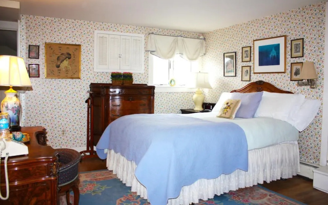 The White House Inn