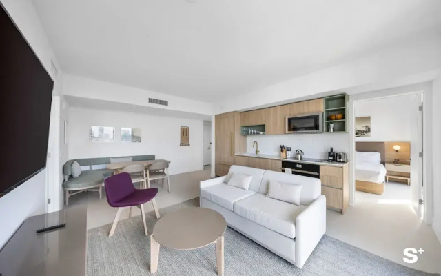City Luxe Retreat Modern 2-BR