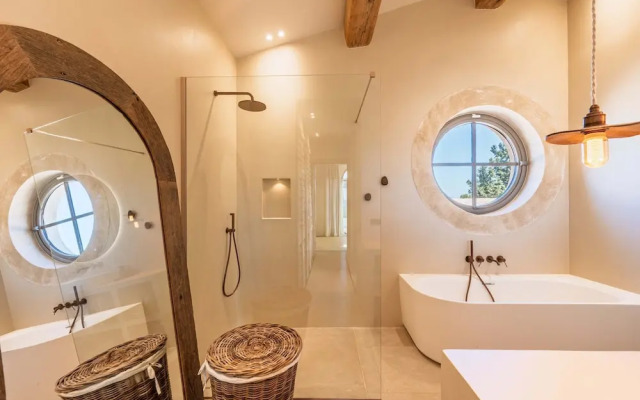 Villa Lovea in Saint-r My-de-provence
