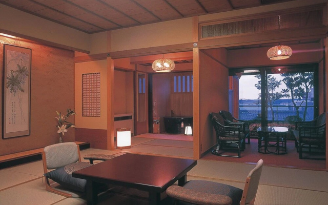 Yuzankaku
