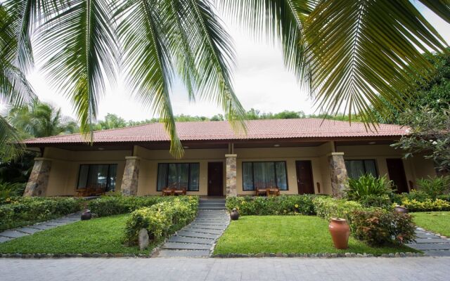 Отель Vinpearl Luxury Nha Trang вид на фасад
