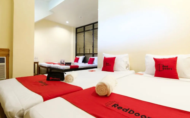 Augusta Apartment by RedDoorz