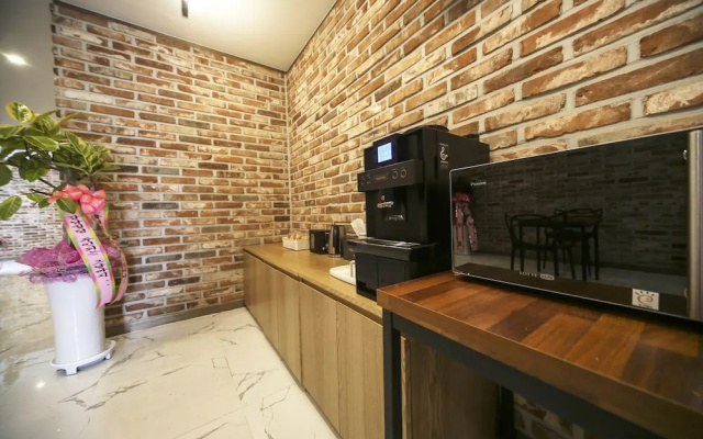 Hotel Adel