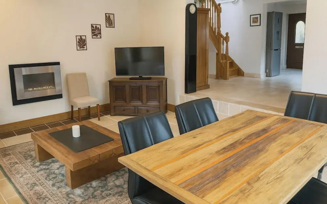 Sleeps 4 - Old Farmhouse - Near Pendle Hill