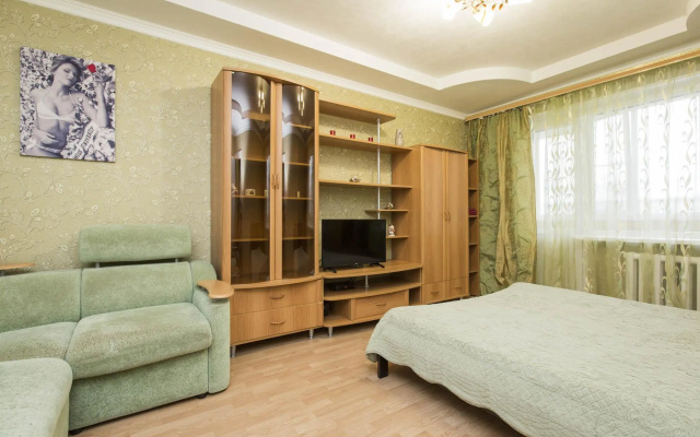 HomeHotel (ХоумОтель) на проспекте Молодежный 38к2