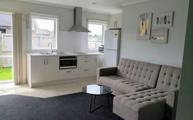 Comfy & Modern Guest House