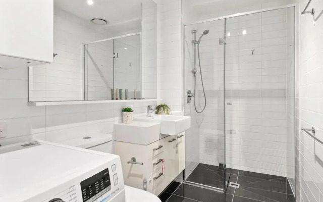 Stylish Southbank 2-bed Flat w/ Balcony